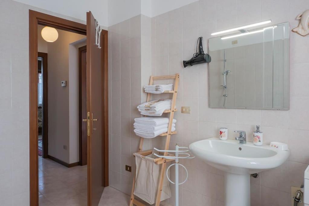 Le Rose Apartment Venegono Superiore Exterior photo