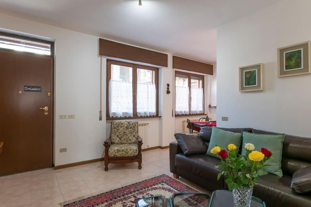 Le Rose Apartment Venegono Superiore Exterior photo